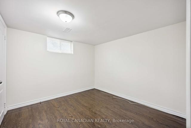 12 Huntington Ave, House detached with 2 bedrooms, 2 bathrooms and 5 parking in Toronto ON | Image 9
