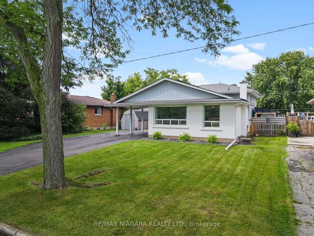 3327 Cattell Dr, House detached with 3 bedrooms, 2 bathrooms and 5 parking in Niagara Falls ON | Image 1