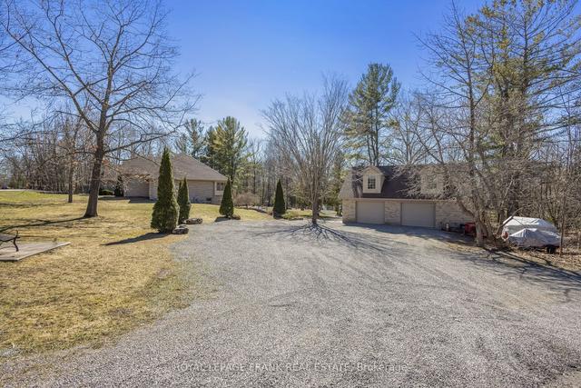 229 Louisa St, House detached with 3 bedrooms, 5 bathrooms and 19 parking in Kawartha Lakes ON | Image 34