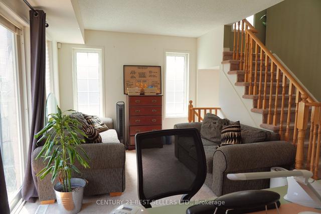 7087 Chatham Crt, House attached with 3 bedrooms, 3 bathrooms and 2 parking in Mississauga ON | Image 21