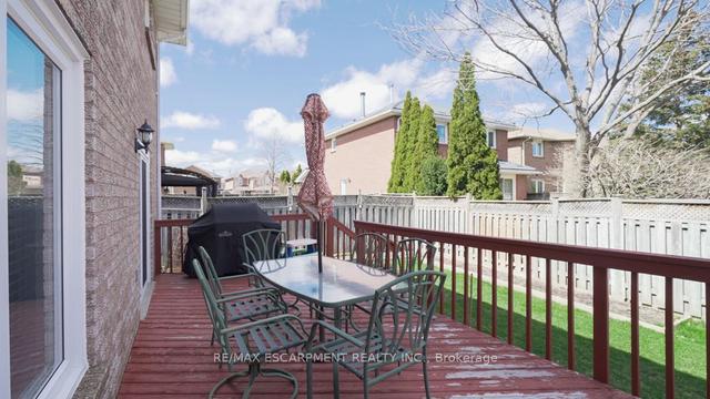 3432 Nutcracker Dr, House detached with 4 bedrooms, 3 bathrooms and 6 parking in Mississauga ON | Image 14