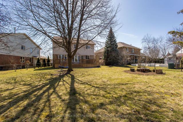 37 Strathroy Cres, House detached with 3 bedrooms, 3 bathrooms and 4 parking in Hamilton ON | Image 22
