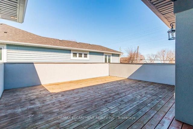 958 Beach Blvd, House detached with 3 bedrooms, 3 bathrooms and 4 parking in Hamilton ON | Image 18