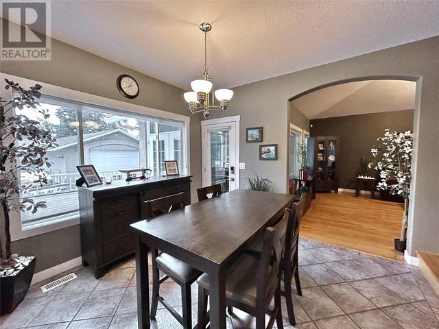 3911 Lakevale Place, House detached with 5 bedrooms, 3 bathrooms and 14 parking in Kelowna BC | Image 8
