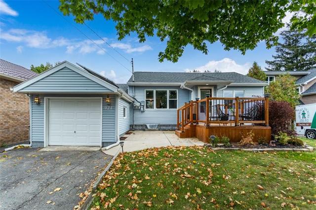 921 West 5th Street, House detached with 3 bedrooms, 2 bathrooms and 4 parking in Hamilton ON | Image 1