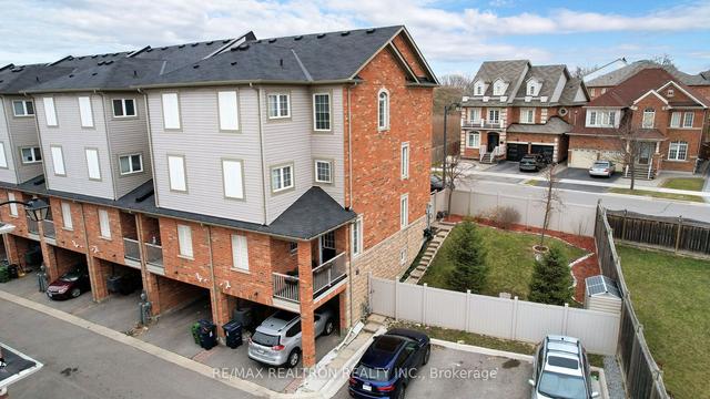 27 Sergio Marchi St, House attached with 3 bedrooms, 4 bathrooms and 2 parking in Toronto ON | Image 26