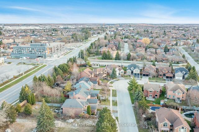 11 Cityview Circ, House detached with 4 bedrooms, 4 bathrooms and 4 parking in Barrie ON | Image 22