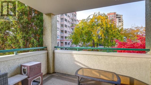 102 - 1950 Durnin Road, Condo with 2 bedrooms, 2 bathrooms and 2 parking in Kelowna BC | Image 11