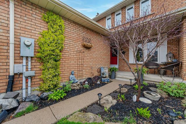 57 Dumfries Ave, House attached with 3 bedrooms, 4 bathrooms and 4 parking in Brampton ON | Image 34