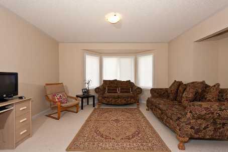 1004 Savoline Blvd, House detached with 3 bedrooms, 3 bathrooms and 4 parking in Milton ON | Image 2