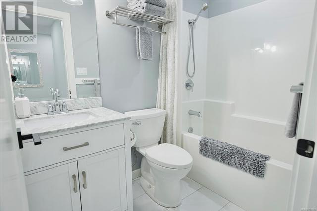 Second floor, three piece bathroom | Image 45