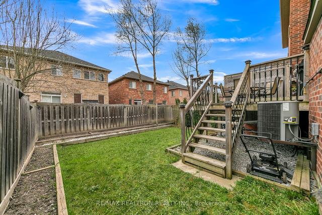 19 Maffey Cres, House semidetached with 3 bedrooms, 4 bathrooms and 3 parking in Richmond Hill ON | Image 26