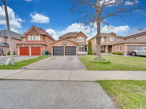 56 Hood Cres, House detached with 3 bedrooms, 4 bathrooms and 3 parking in Brampton ON | Card Image