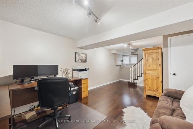 1811 Woodgate Crt, House attached with 2 bedrooms, 2 bathrooms and 2 parking in Oshawa ON | Image 7
