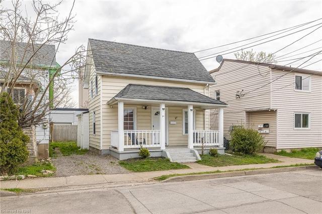 24 Division Street, House detached with 4 bedrooms, 2 bathrooms and 1 parking in St. Catharines ON | Image 12
