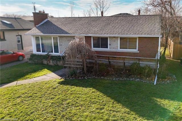 18 Arvona Drive, House detached with 5 bedrooms, 2 bathrooms and 3 parking in St. Catharines ON | Image 1