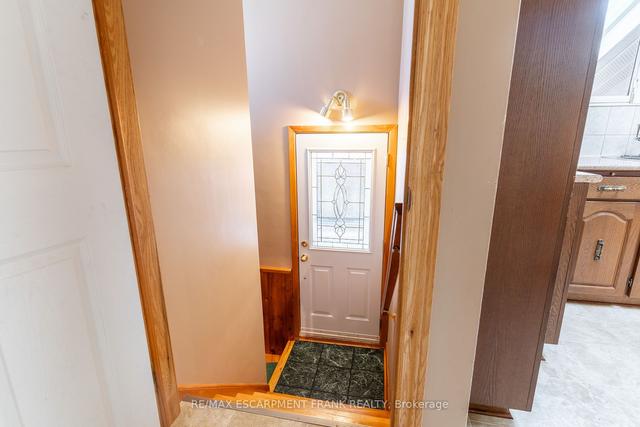 323 East 31st St, House detached with 3 bedrooms, 2 bathrooms and 3 parking in Hamilton ON | Image 15