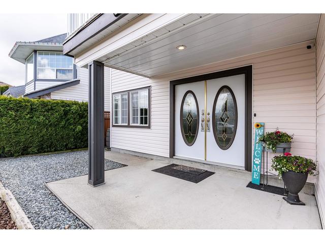 27026 27b Avenue, House detached with 5 bedrooms, 4 bathrooms and 4 parking in Langley BC | Image 3