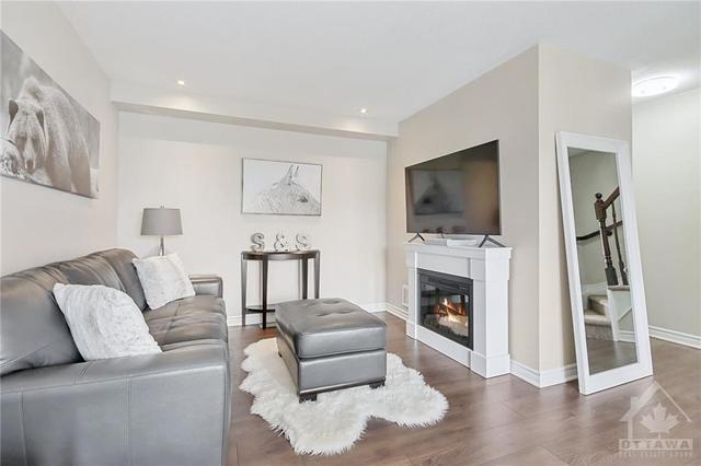 523 Ensatina Crescent, Townhouse with 2 bedrooms, 2 bathrooms and 3 parking in Ottawa ON | Image 7