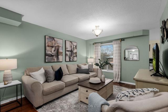 1202 Monica Cook Pl, House detached with 3 bedrooms, 3 bathrooms and 3 parking in Pickering ON | Image 3
