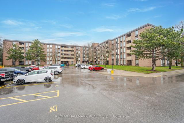 411 - 1525 Diefenbaker Crt, Condo with 3 bedrooms, 2 bathrooms and 1 parking in Pickering ON | Image 11