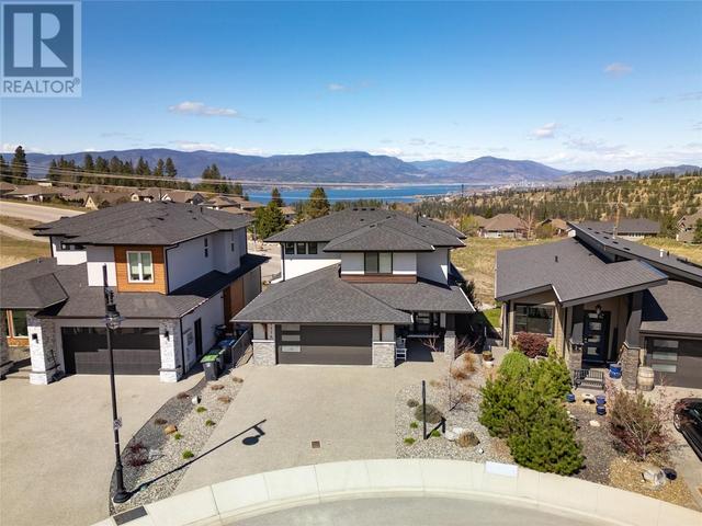 1114 Goldfinch Place, House detached with 4 bedrooms, 3 bathrooms and 4 parking in Kelowna BC | Image 1