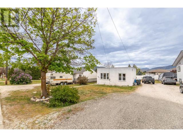 665 Similkameen Avenue, House detached with 1 bedrooms, 1 bathrooms and 1 parking in Oliver BC | Image 2