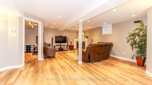 4 Brown Wood Dr, House detached with 3 bedrooms, 3 bathrooms and 6 parking in Barrie ON | Image 10