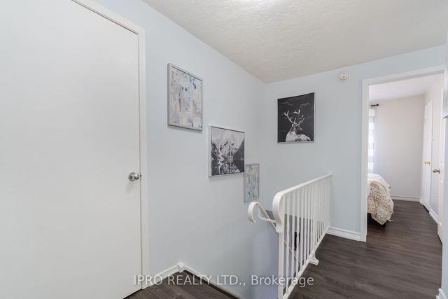 a - 766 Walter St, Townhouse with 3 bedrooms, 2 bathrooms and 1 parking in Cambridge ON | Image 5