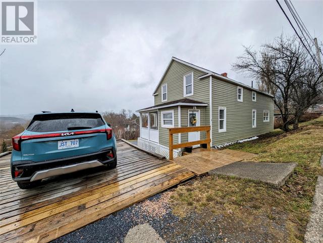 13 East Avenue, House detached with 5 bedrooms, 2 bathrooms and null parking in Corner Brook NL | Image 2