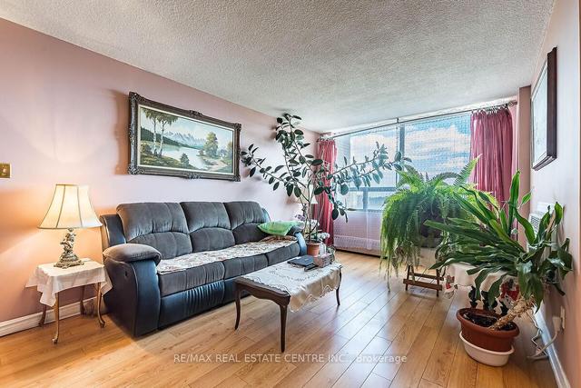 803 - 2542 Argyle Rd, Condo with 2 bedrooms, 2 bathrooms and 1 parking in Mississauga ON | Image 3