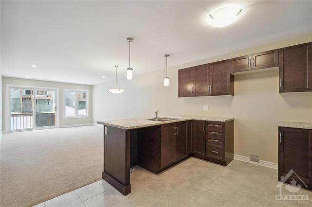 192 Seabert Drive, Townhouse with 2 bedrooms, 2 bathrooms and 2 parking in Arnprior ON | Image 4