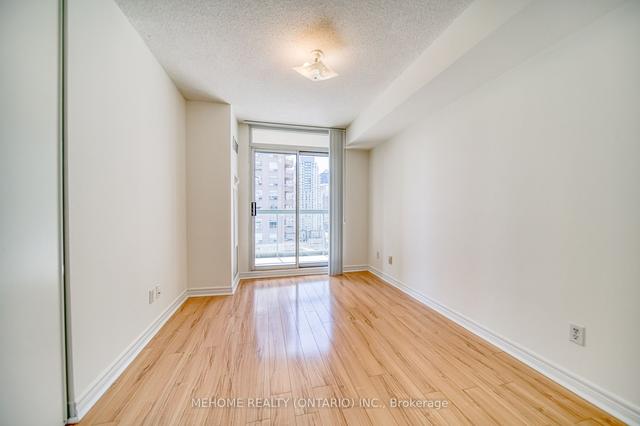 1611 - 28 Empress Ave, Condo with 3 bedrooms, 2 bathrooms and 1 parking in Toronto ON | Image 13