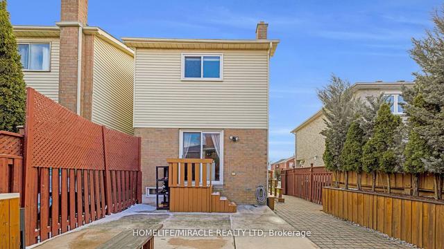 54 Millstone Dr, House attached with 3 bedrooms, 4 bathrooms and 4 parking in Brampton ON | Image 32