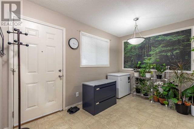 17, - 1915 18 Avenue N, House attached with 3 bedrooms, 1 bathrooms and 2 parking in Lethbridge AB | Image 11