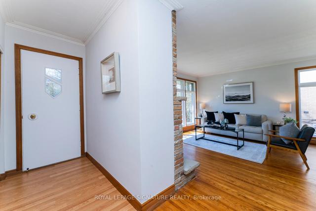 377 East Ave, House detached with 3 bedrooms, 2 bathrooms and 4 parking in Toronto ON | Image 39