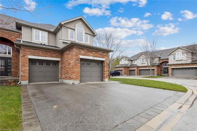 755 Willow Road, House attached with 3 bedrooms, 2 bathrooms and 4 parking in Guelph ON | Image 1