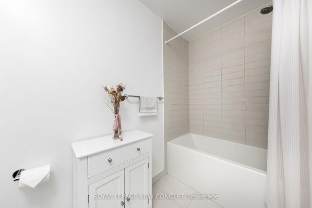 3508 - 403 Church St, Condo with 2 bedrooms, 1 bathrooms and 0 parking in Toronto ON | Image 4