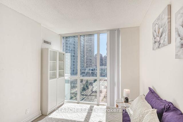 908 - 220 Burnhamthorpe Rd W, Condo with 2 bedrooms, 3 bathrooms and 2 parking in Mississauga ON | Image 20