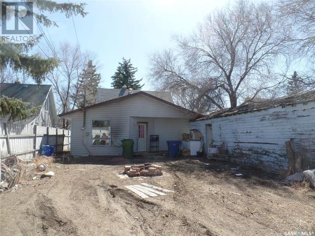 814 Athabasca Street E, House detached with 4 bedrooms, 1 bathrooms and null parking in Moose Jaw SK | Image 25