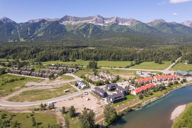 302 - 800 Riverside Way, House attached with 3 bedrooms, 4 bathrooms and 2 parking in Fernie BC | Image 18
