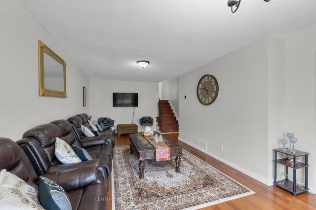 3741 Keenan Cres, House semidetached with 3 bedrooms, 2 bathrooms and 5 parking in Mississauga ON | Image 40