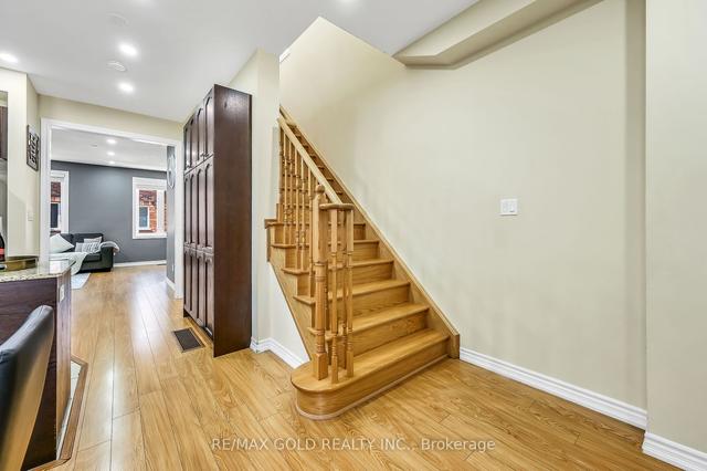 3 Shiff Cres, House attached with 4 bedrooms, 4 bathrooms and 3 parking in Brampton ON | Image 14