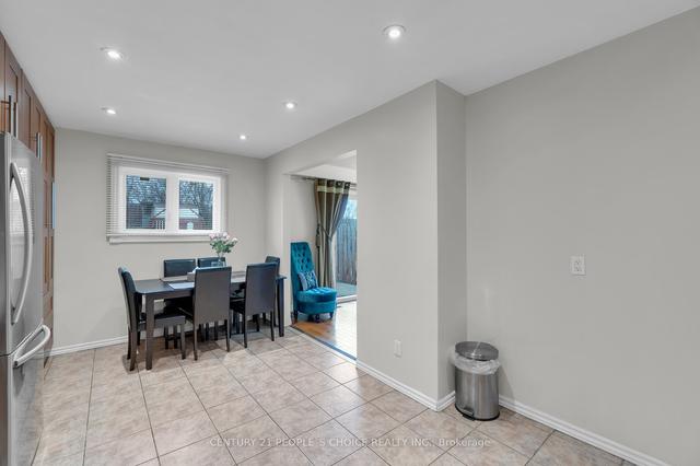 3741 Keenan Cres, House semidetached with 3 bedrooms, 2 bathrooms and 5 parking in Mississauga ON | Image 5