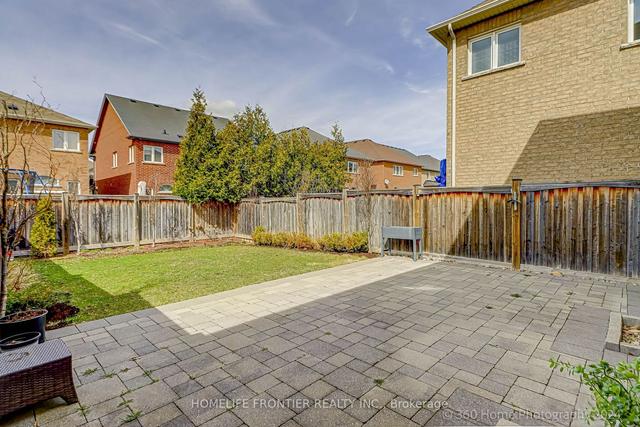 58 Lauderdale Dr, House semidetached with 3 bedrooms, 4 bathrooms and 4 parking in Vaughan ON | Image 18