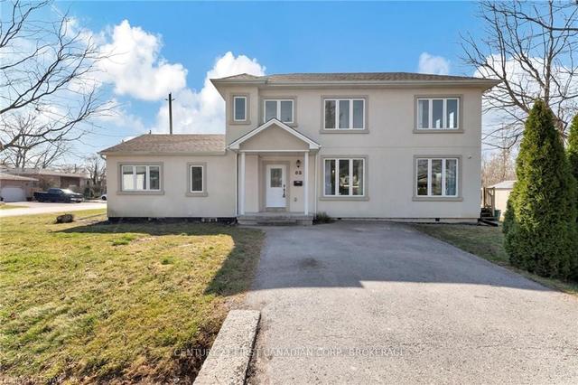 62 Melody Tr, House detached with 3 bedrooms, 3 bathrooms and 2 parking in St. Catharines ON | Image 1