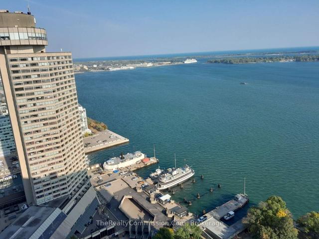 2037 - 33 Harbour Sq, Condo with 2 bedrooms, 2 bathrooms and 1 parking in Toronto ON | Image 30