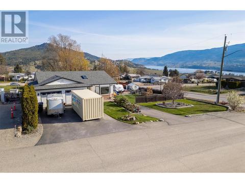 2186 Finlay Court, House detached with 5 bedrooms, 3 bathrooms and 8 parking in Lake Country BC | Card Image