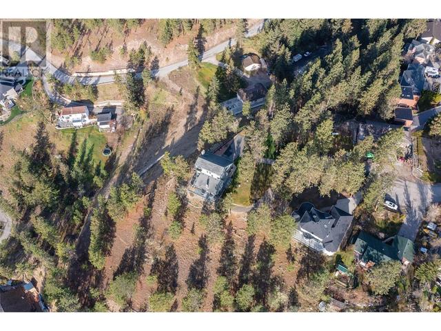 3943 Trepanier Heights Place, House detached with 5 bedrooms, 2 bathrooms and 8 parking in Peachland BC | Image 9