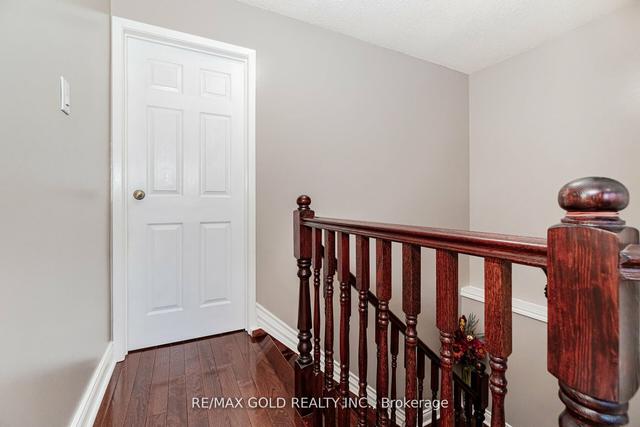 17 Slater Circ, House detached with 4 bedrooms, 3 bathrooms and 4 parking in Brampton ON | Image 7
